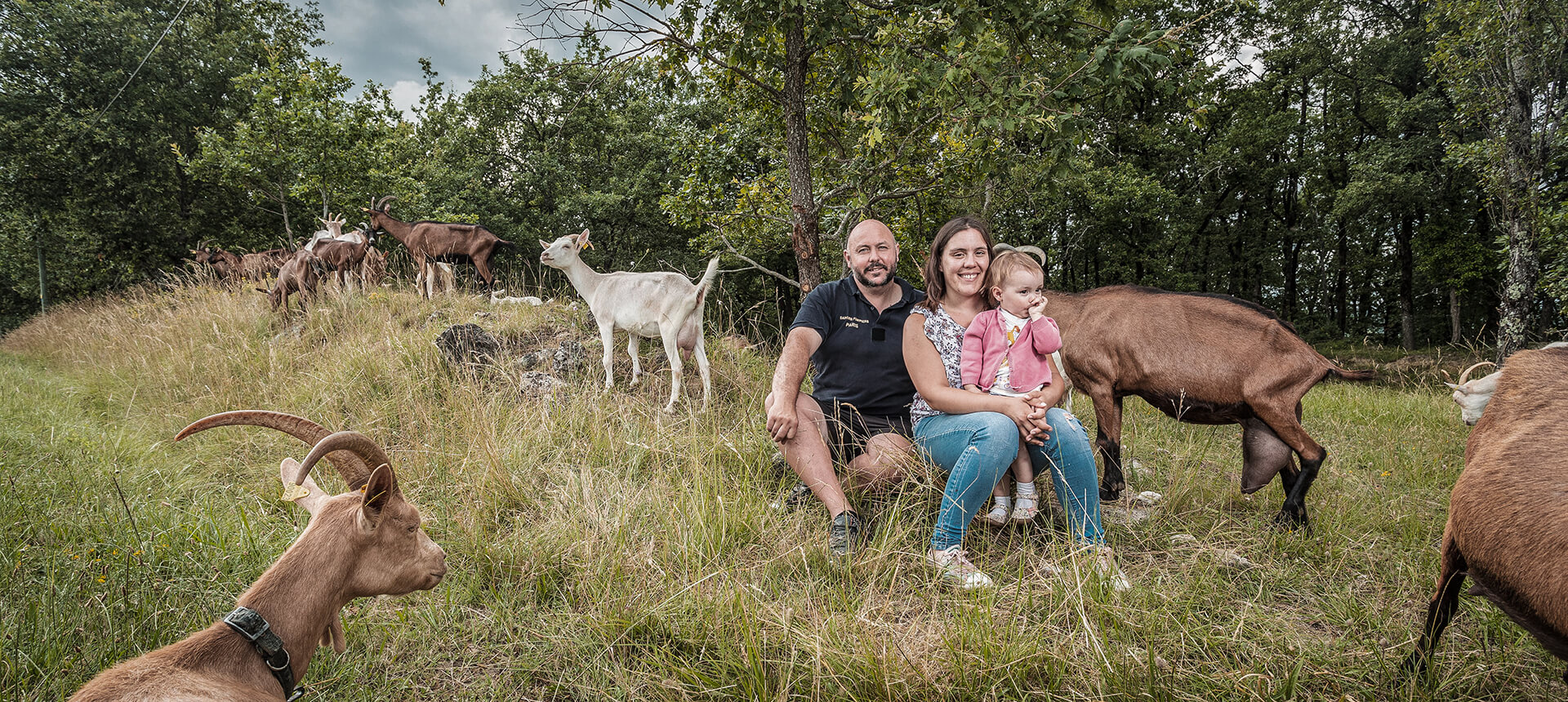 Famille de producteur de fromages de chèvre fermiers au lait cru